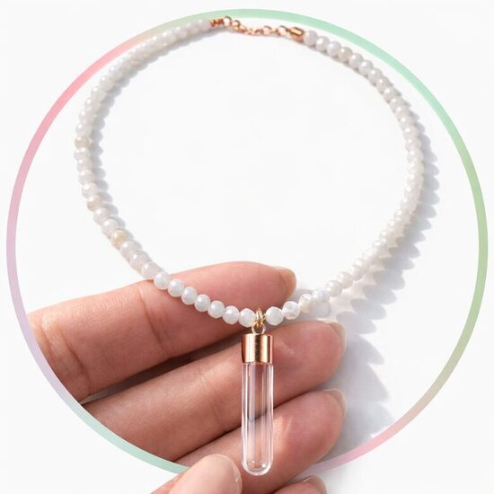 Kaklarota "Laika kapsula", balta